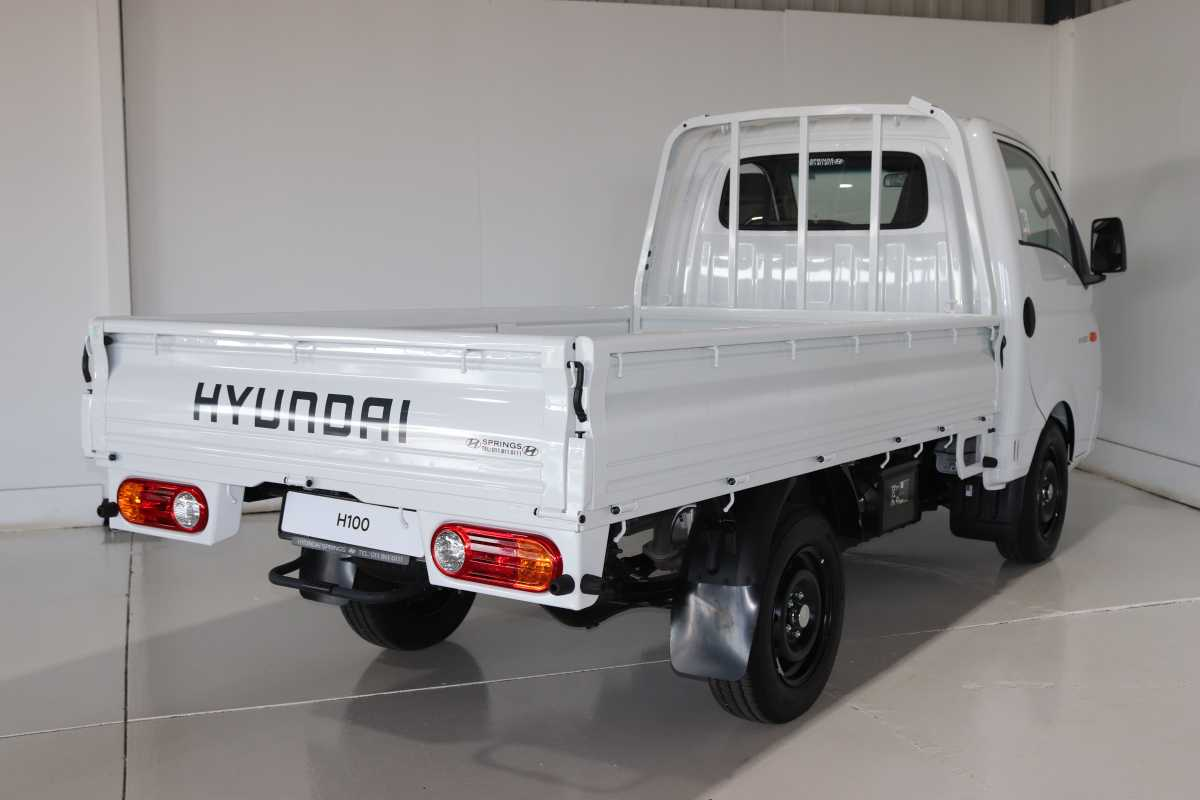 Hyundai H100 panel van used for covered goods transport